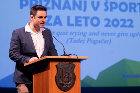 Na mladih šport stoji. Naj športnika Kamnika za leto 2022 Lovro Planko in Tjaša Vrtačič ter ekipa odbojkaric Calcit volleya (2)